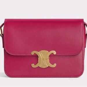 🔥100%Authentic
Celine Pre-Owned
2019 Teen Shiny Calfskin Triomphe crossbody bag🔥